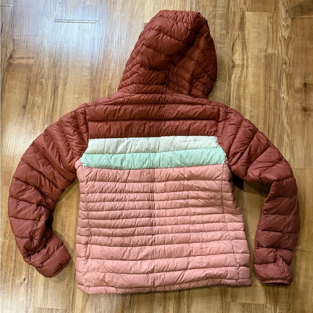 Cotopaxi Women’s Fuego Hooded Down Jacket - Picture 3 of 3